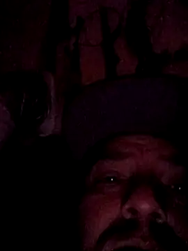 Snapshot of valleyoneofakind chatting on October 2025 06:54:02 AM valleyoneofakind online show from October 2025 06:54:02 AM