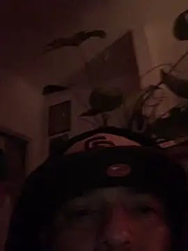 Snapshot of valleyoneofakind chatting on November 2025 07:33:02 AM valleyoneofakind online show from November 2025 07:33:02 AM