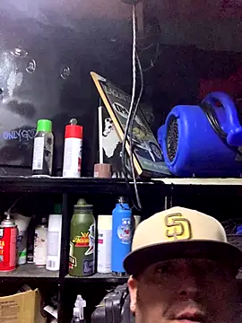 Snapshot of valleyoneofakind chatting on November 2025 06:05:02 AM valleyoneofakind online show from November 2025 06:05:02 AM