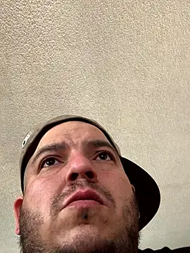 Snapshot of valleyoneofakind chatting on January 2026 09:53:02 PM valleyoneofakind online show from January 2026 09:53:02 PM