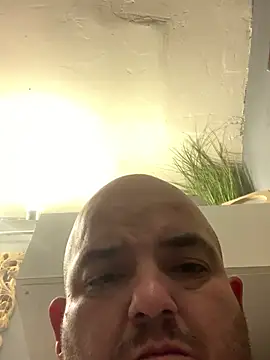 Snapshot of valleyoneofakind chatting on March 2026 08:25:01 AM valleyoneofakind online show from March 2026 08:25:01 AM