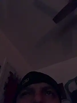 Snapshot of valleyoneofakind chatting on April 2026 09:07:02 AM valleyoneofakind online show from April 2026 09:07:02 AM