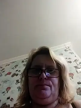 Forest-Lady online show from November 2025 09:33:02 AM