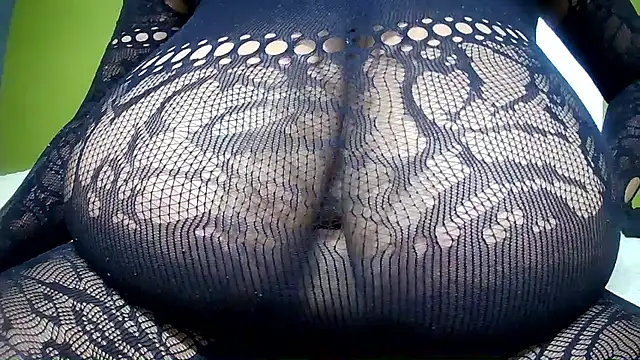 Snapshot of Queenboobs61 chatting on April 2026 07:11:01 AM Queenboobs61 online show from April 2026 07:11:01 AM