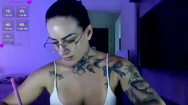 YasmimBrasil online show from October 2025 09:17:02 PM