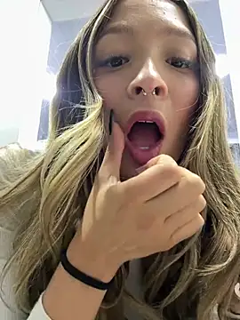 Victoria Adams14 online show from January 2026 03:00:02 AM