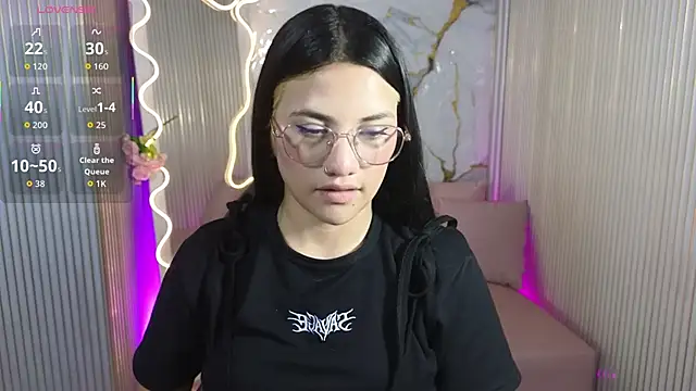 Snapshot of Chiara_tay chatting on April 2026 07:22:01 PM Chiara tay online show from April 2026 07:22:01 PM