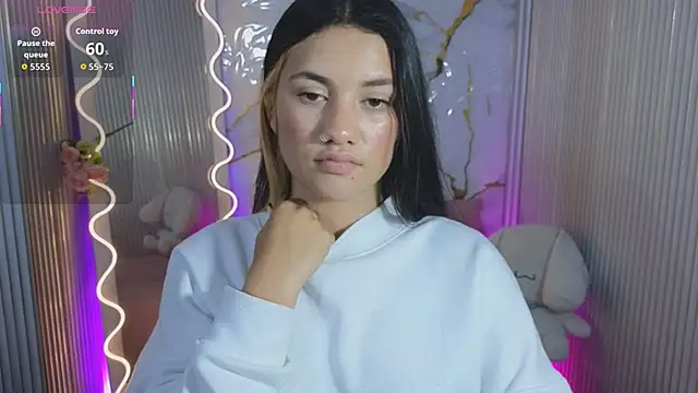 Snapshot of Chiara_tay chatting on April 2026 07:11:02 PM Chiara tay online show from April 2026 07:11:02 PM