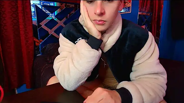 Luke Howland online show from November 2025 12:44:01 AM