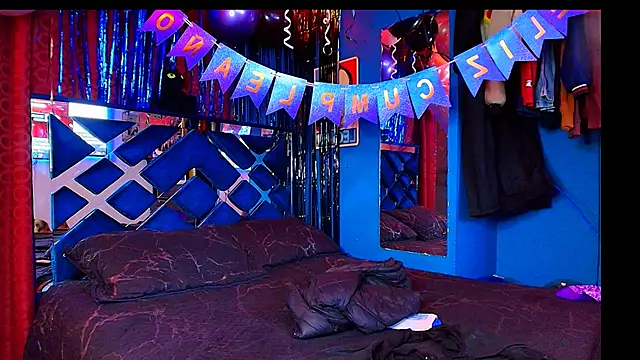 Luke Howland online show from November 2025 12:52:02 AM