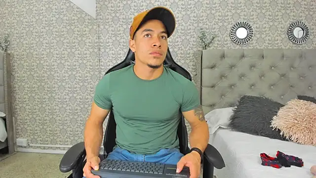 Snapshot of Bryson_Collins_ chatting on January 2025 11:13:02 AM Bryson Collins online show from January 2025 11:13:02 AM