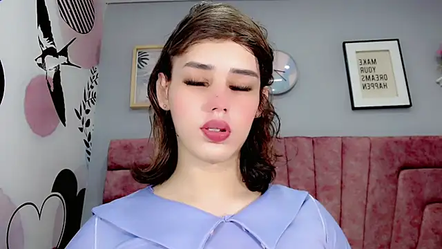 ValeriaAguilar online show from December 2024 01:54:02 PM