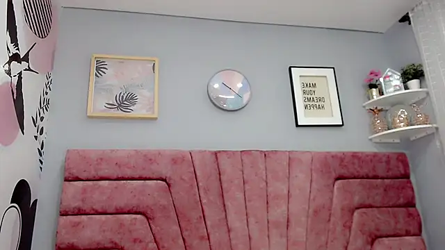 ValeriaAguilar online show from December 2024 06:56:02 PM