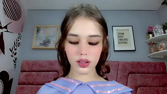 ValeriaAguilar online show from March 2025 01:17:01 PM