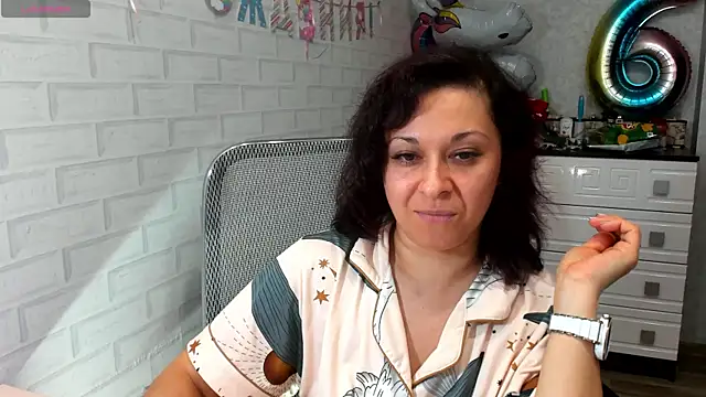 TeasyLana online show from February 2026 07:56:01 PM