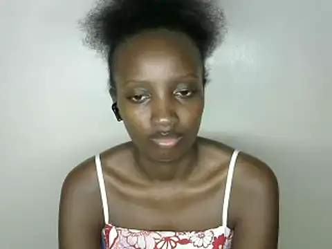 Snapshot of sweet-petite chatting on December 2024 07:00:02 PM sweet-petite online show from December 2024 07:00:02 PM