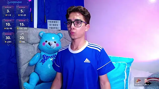 OwenBluee online show from January 2025 05:31:02 AM