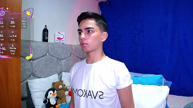 OwenBluee online show from September 2025 02:22:02 AM