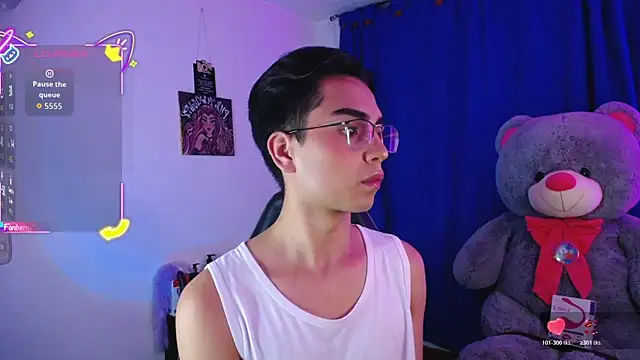 OwenBluee online show from July 2026 08:45:02 AM
