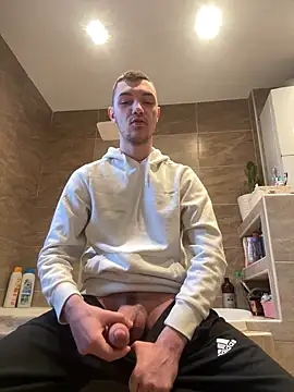 Snapshot of sule_333 chatting on January 2025 02:02:02 PM sule 333 online show from January 2025 02:02:02 PM