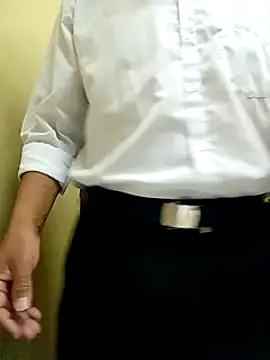 Snapshot of Romeoblues chatting on January 2025 04:10:02 AM Romeoblues online show from January 2025 04:10:02 AM