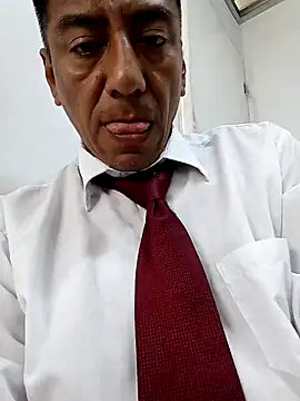 Snapshot of Romeoblues chatting on February 2025 03:34:01 PM Romeoblues online show from February 2025 03:34:01 PM