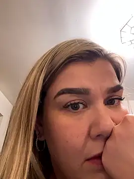 LolaBeretta online show from December 2024 01:14:01 AM