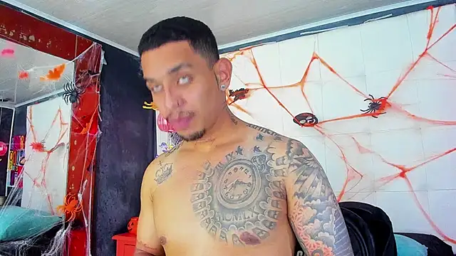 Damian09  online show from October 2025 04:27:01 AM