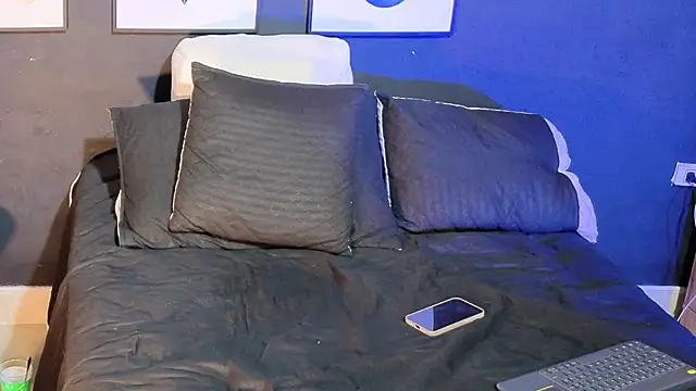 Dylanwhite23  online show from April 2026 08:58:01 AM