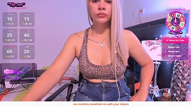 Snapshot of daniela_beauty chatting on May 2026 01:40:01 PM daniela beauty online show from May 2026 01:40:01 PM