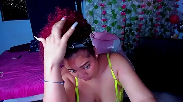 Snapshot of AngelaCoffee chatting on June 2026 02:05:02 AM AngelaCoffee online show from June 2026 02:05:02 AM