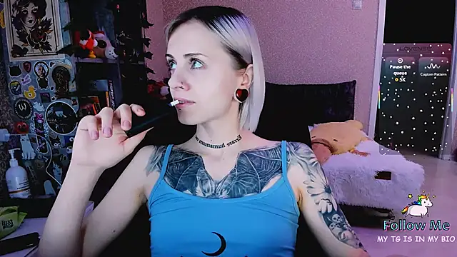 NaniMoore online show from December 2025 10:04:01 PM