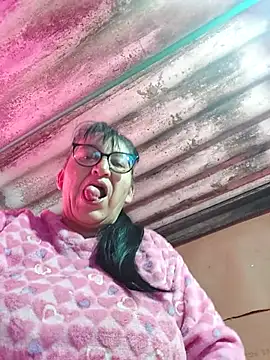 clarita 01 online show from November 2025 11:21:01 AM