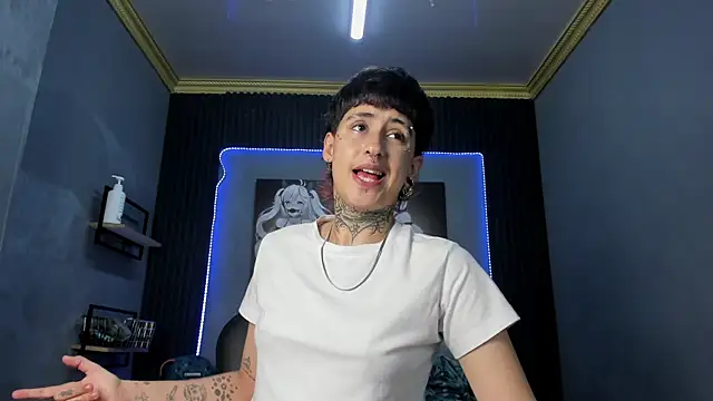 Snapshot of Ethan_lennox chatting on November 2025 03:27:01 PM Ethan lennox online show from November 2025 03:27:01 PM