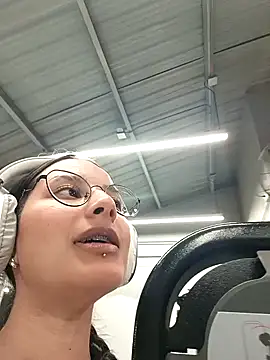 Snapshot of _vaness chatting on January 2025 05:37:02 AM vaness online show from January 2025 05:37:02 AM