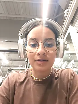 Snapshot of _vaness chatting on January 2025 06:09:02 AM vaness online show from January 2025 06:09:02 AM