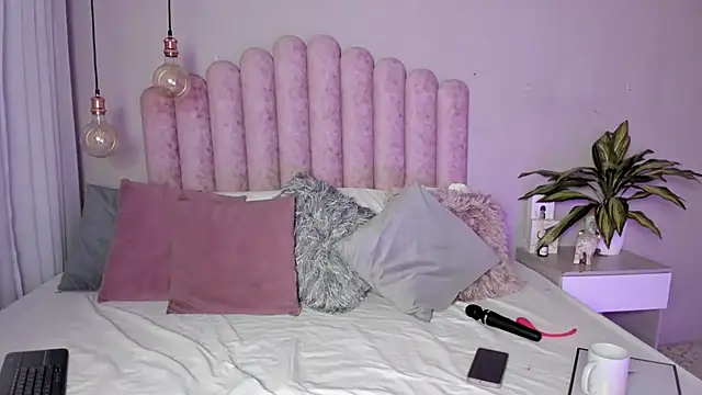 SusanBenett online show from September 2025 08:09:01 PM