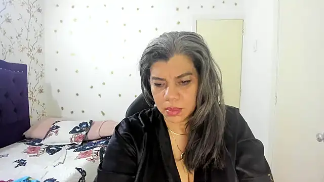 Snapshot of vikyadams chatting on May 2026 05:24:01 AM vikyadams online show from May 2026 05:24:01 AM