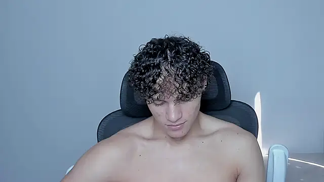 laurent nova online show from October 2025 06:12:01 PM