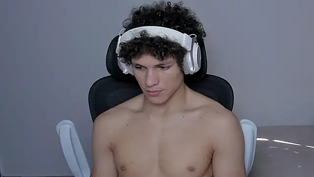 laurent nova online show from November 2025 05:47:01 PM