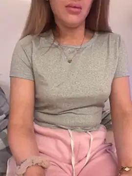 Holly-Glamour online show from November 2025 04:34:01 AM