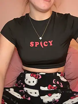 Holly-Glamour online show from January 2026 02:11:01 PM