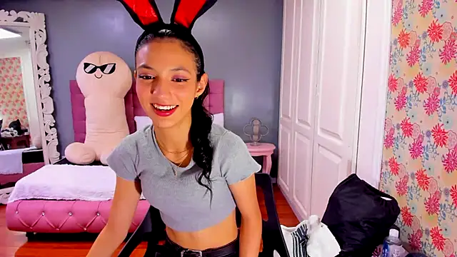 Snapshot of Iris_Stone_ chatting on February 2025 06:16:01 PM Iris Stone online show from February 2025 06:16:01 PM