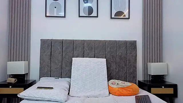 Snapshot of Luciana_Ortiz1 chatting on February 2026 12:44:02 PM Luciana Ortiz1 online show from February 2026 12:44:02 PM