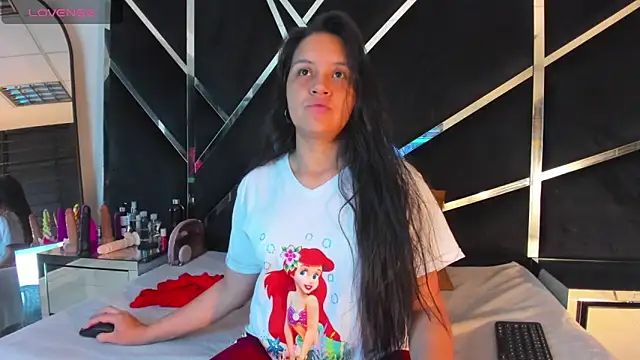 Ivanna18 x online show from October 2025 03:40:02 AM