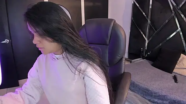 Ivanna18 x online show from November 2025 03:50:01 AM