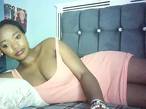 Cryaluna online show from March 2026 09:21:02 AM