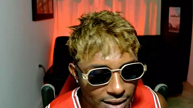 Snapshot of Black_indiian chatting on November 2025 05:37:02 PM Black indiian online show from November 2025 05:37:02 PM