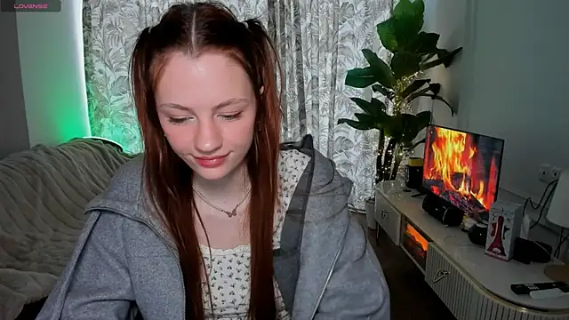Alyssa Smitt online show from June 2026 02:06:01 AM