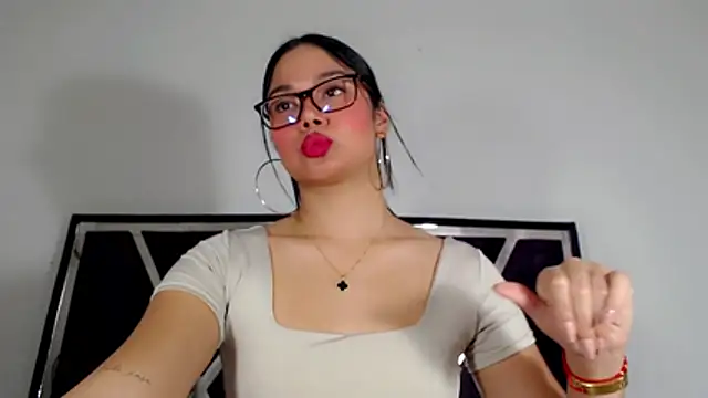 JasmineMoore online show from July 2026 10:05:02 PM